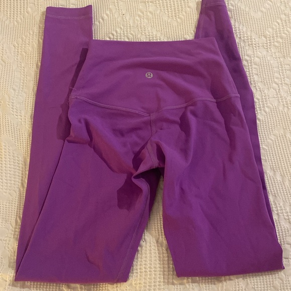 Purple lululemon leggings size 2 - Picture 2 of 2